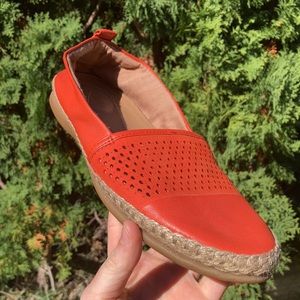 Clarks Artisan Red/Orange Slip On Moccasins Size 9.5